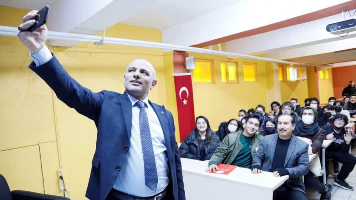 Gençlik Buluşmalarını Körfez Belediye Başkanı Sayın Şener Söğüt'le yaptık.